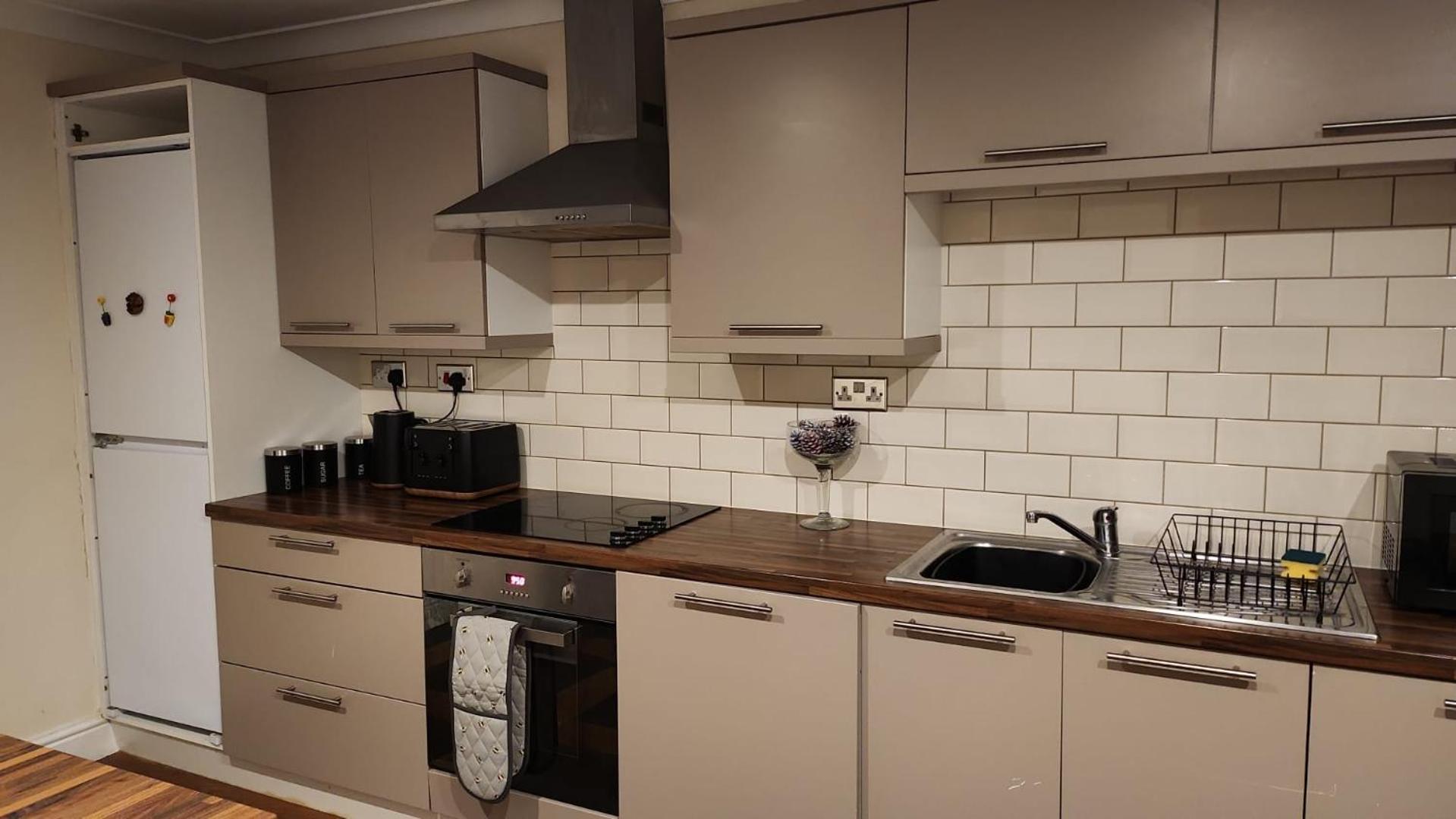 Large 2 Bed Holiday Let In Central Ystradgynlais Buitenkant foto